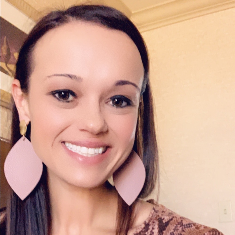 Meet your Posher, Mandy